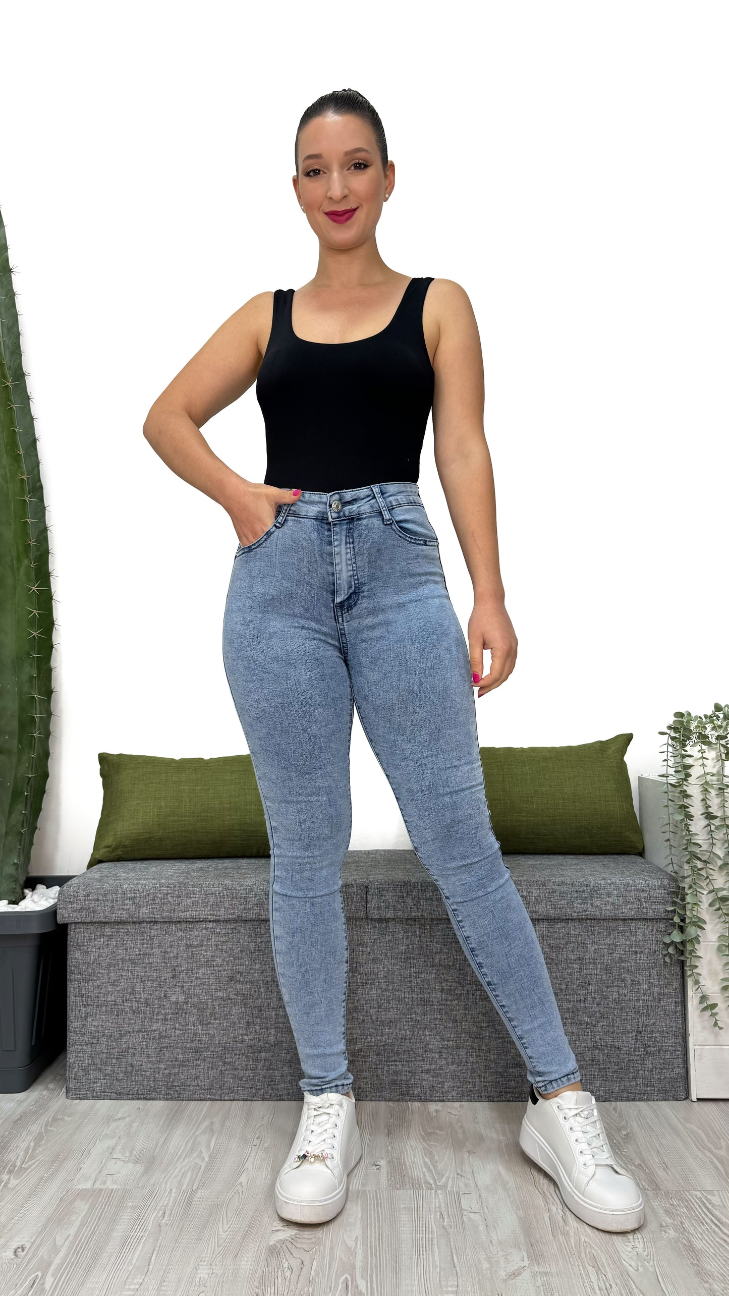 JEANS SKINNY PUSH-UP LEGGERO PER L’ESTATE tgXS