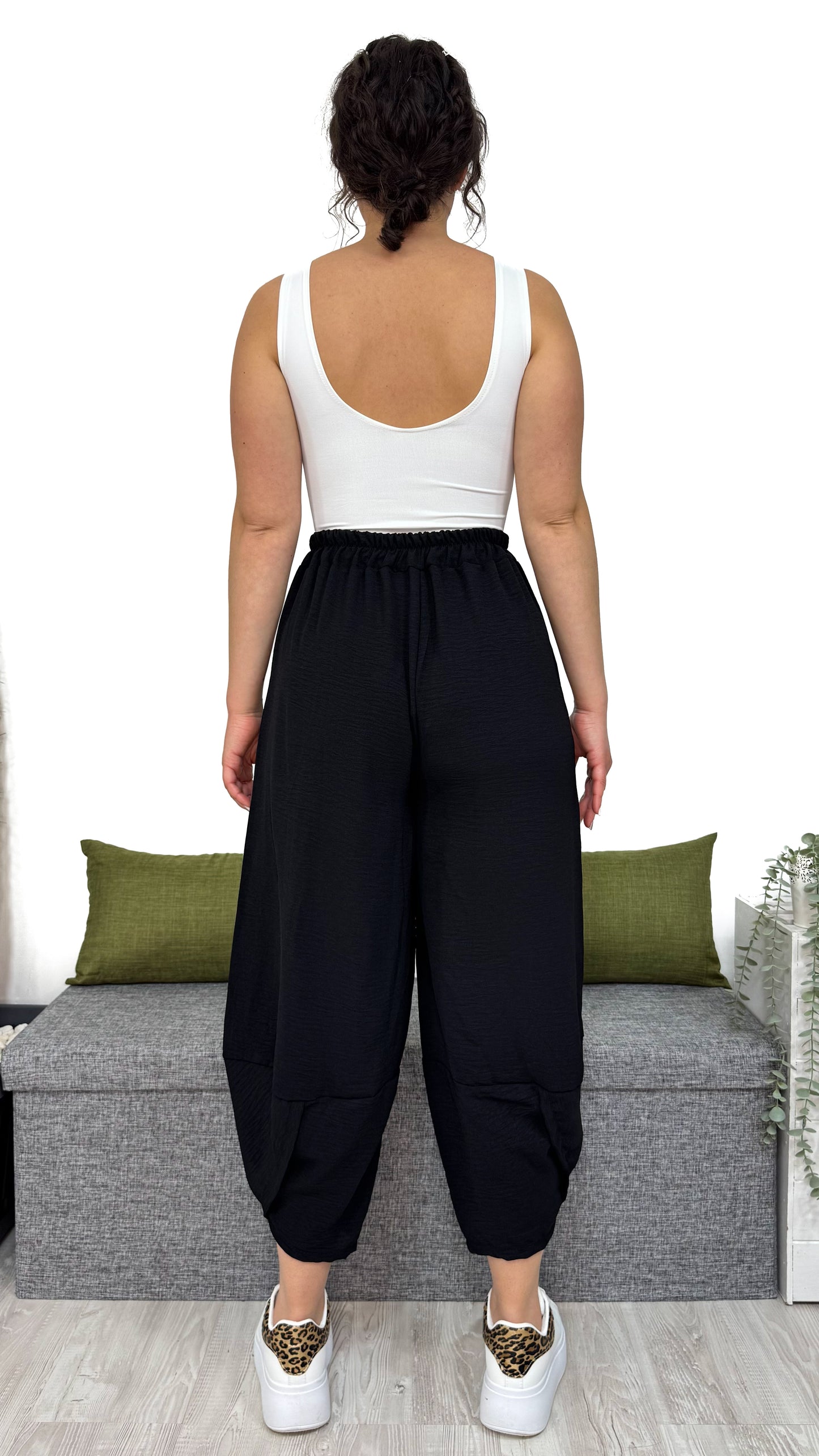 PANTALONE MAMBO con taglio obliquo sulla caviglia