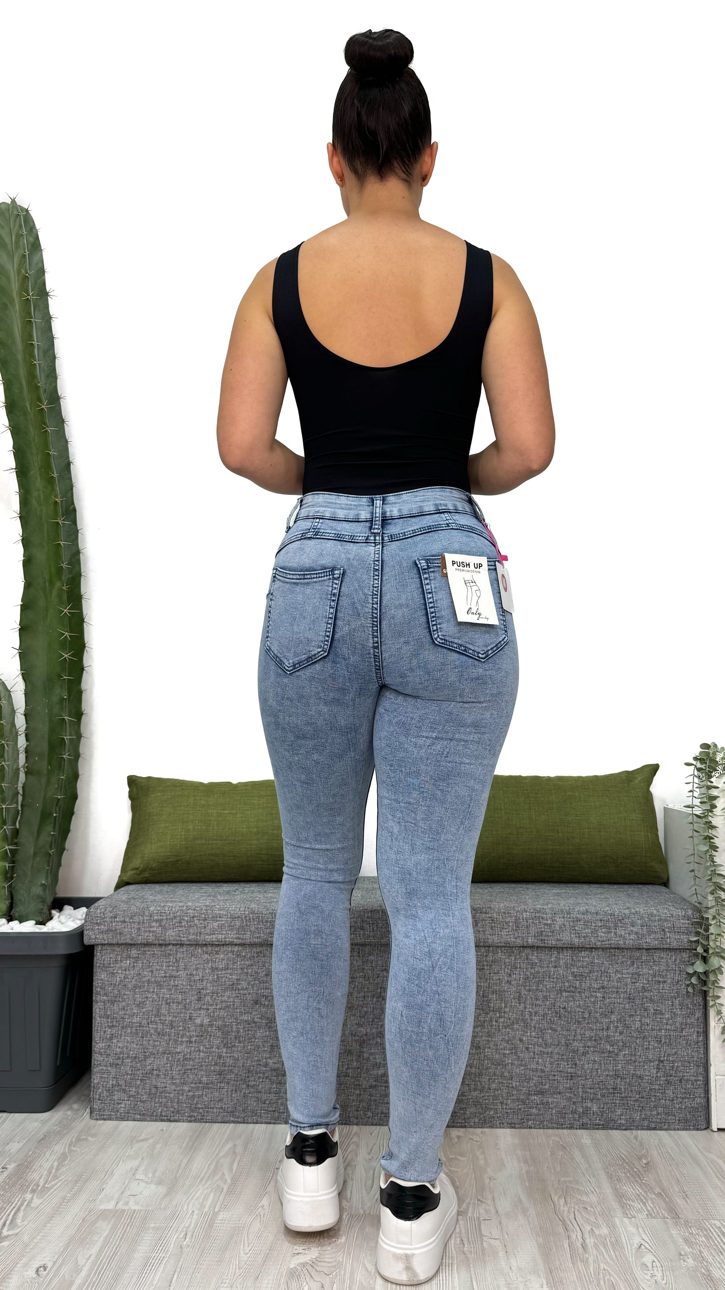 JEANS SKINNY PUSH-UP LEGGERO PER L’ESTATE tgXS