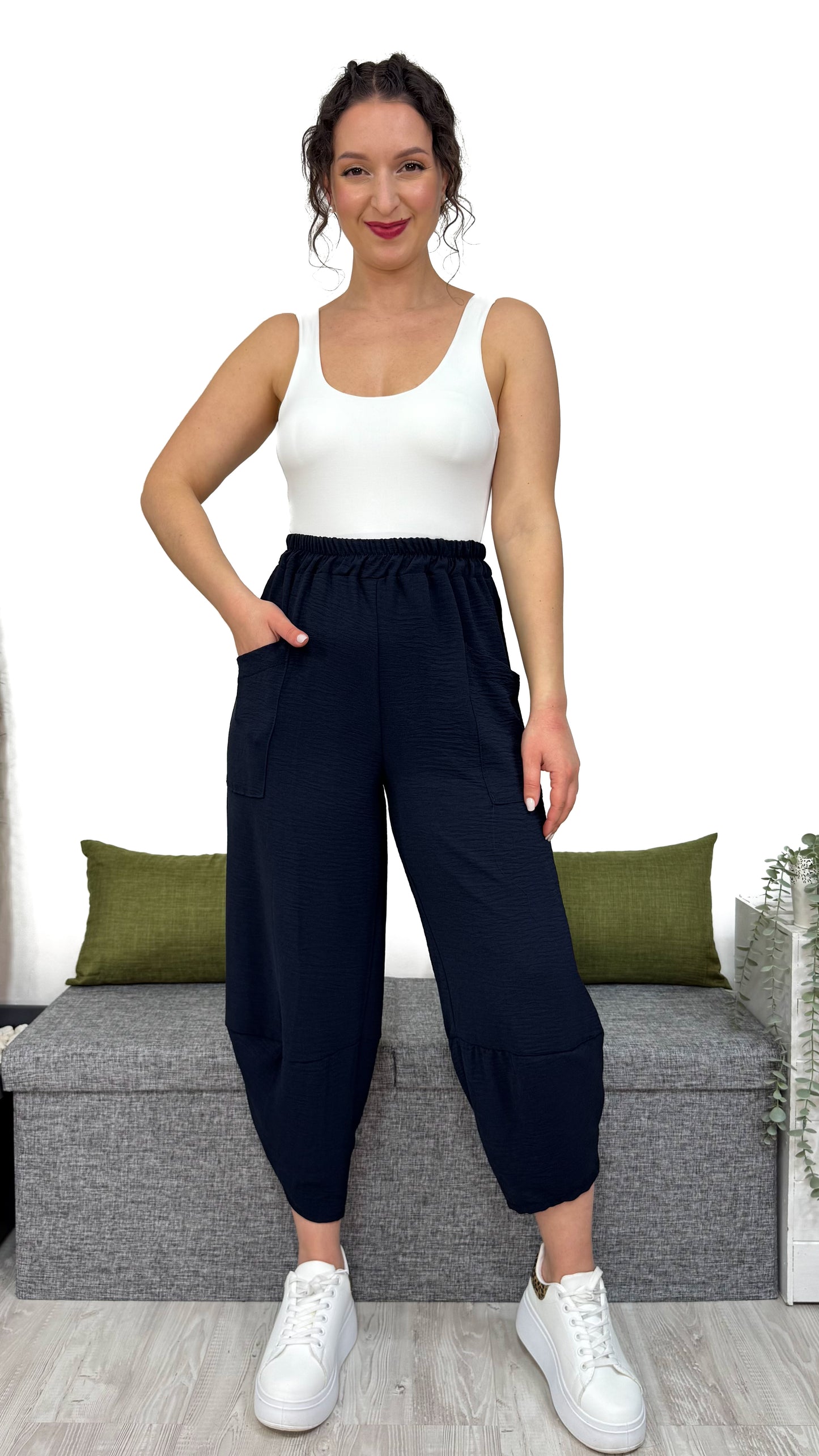 PANTALONE MAMBO con taglio obliquo sulla caviglia