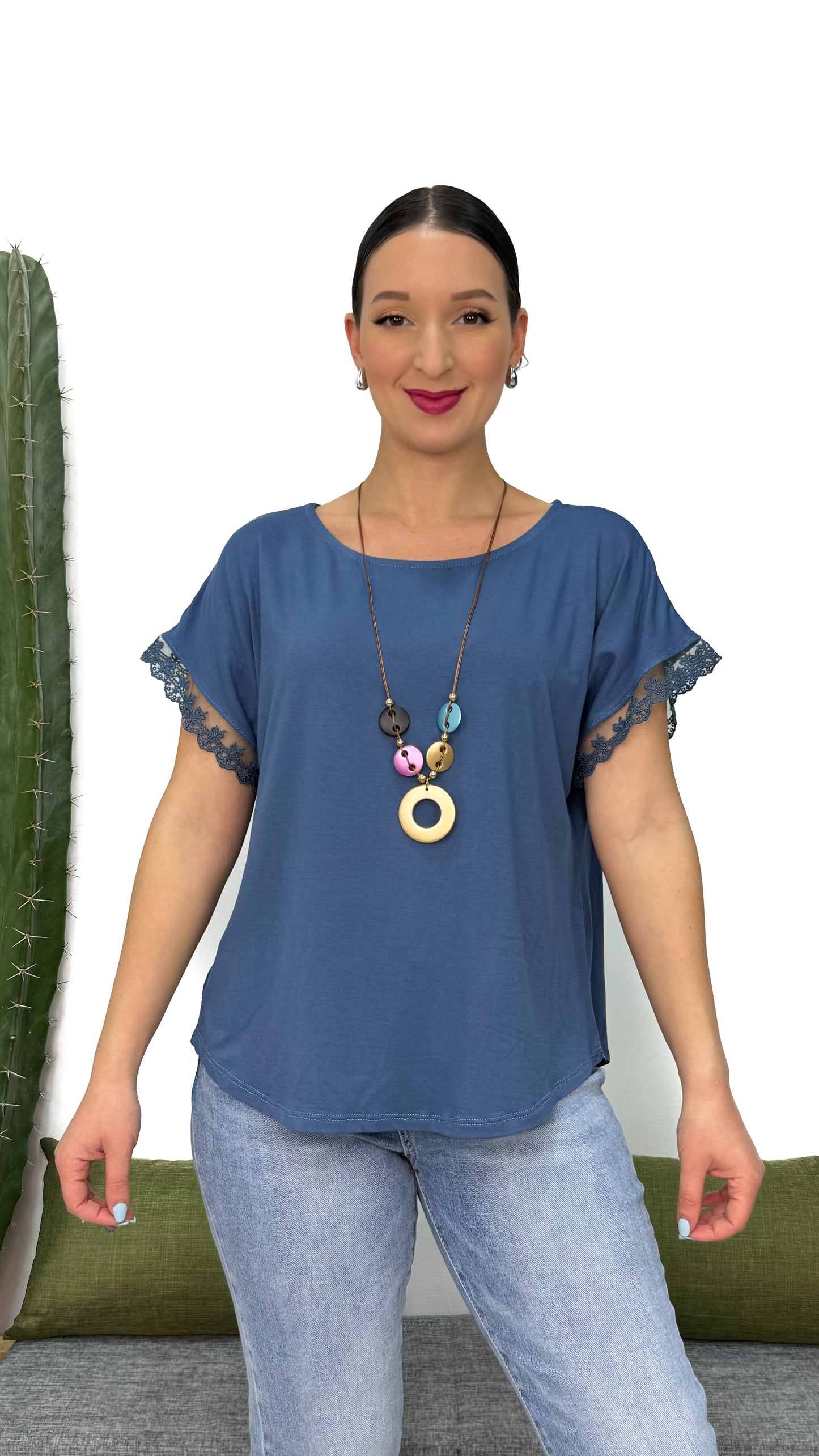 T-SHIRT CON MANICA IN PIZZO