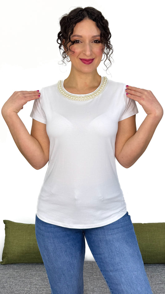 T-SHIRT CON GIROCOLLO DI PERLE