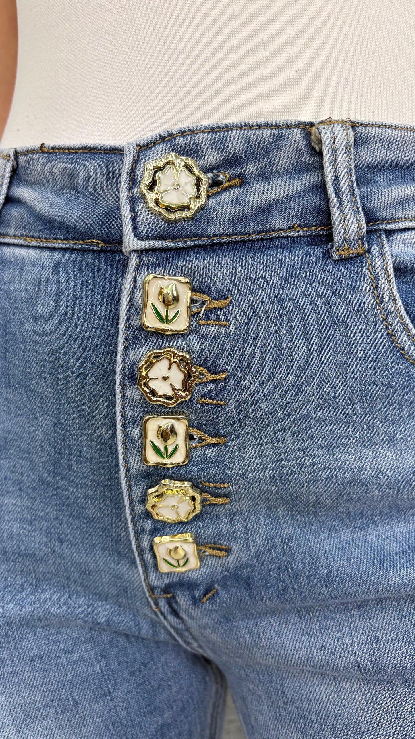JEANS MOM-FIT BOTTONI FIORI